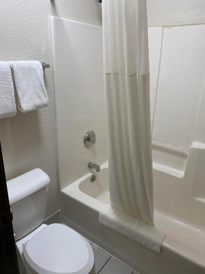 Quality Inn Rochelle Экстерьер фото