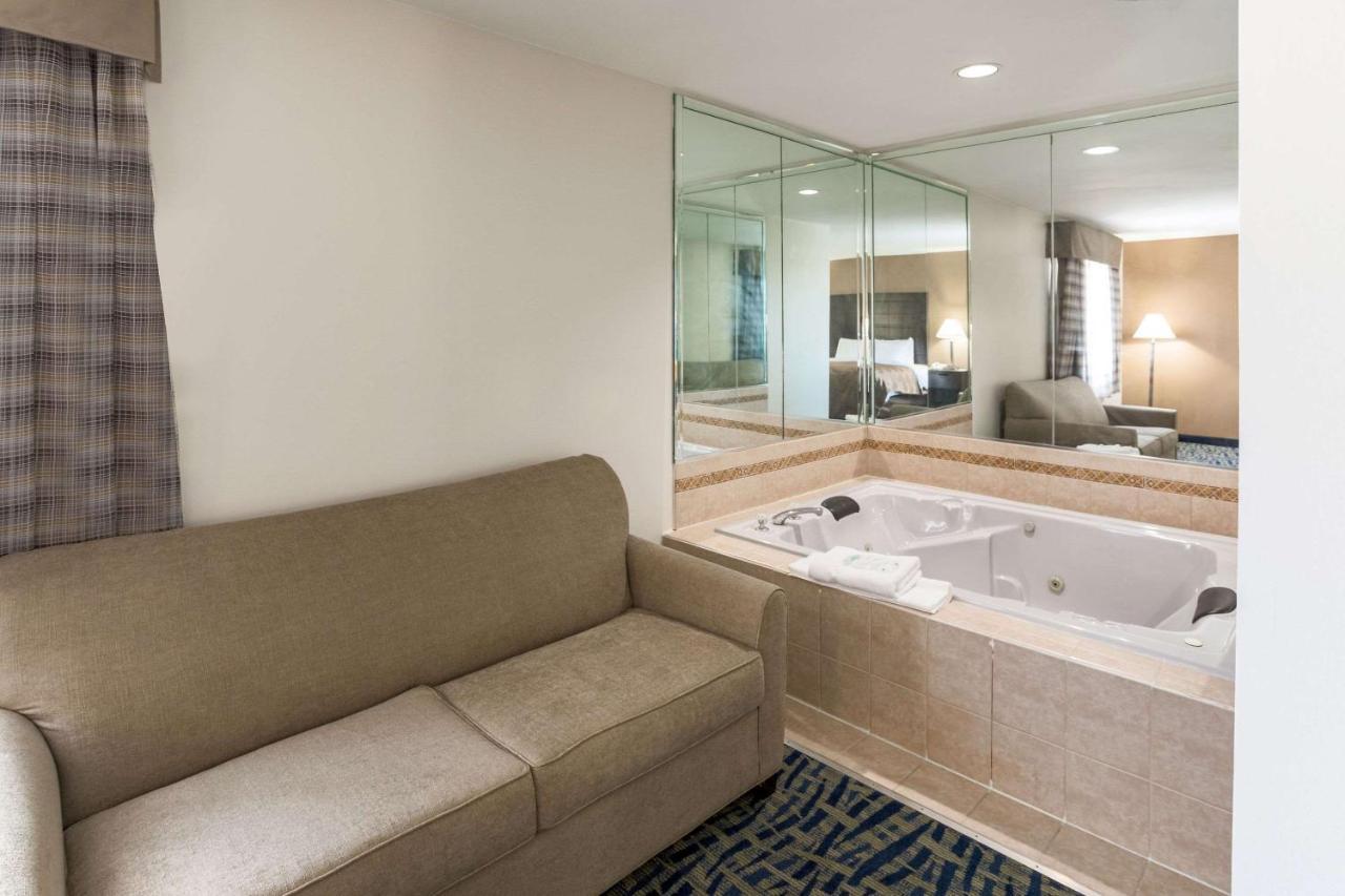 Quality Inn Rochelle Экстерьер фото