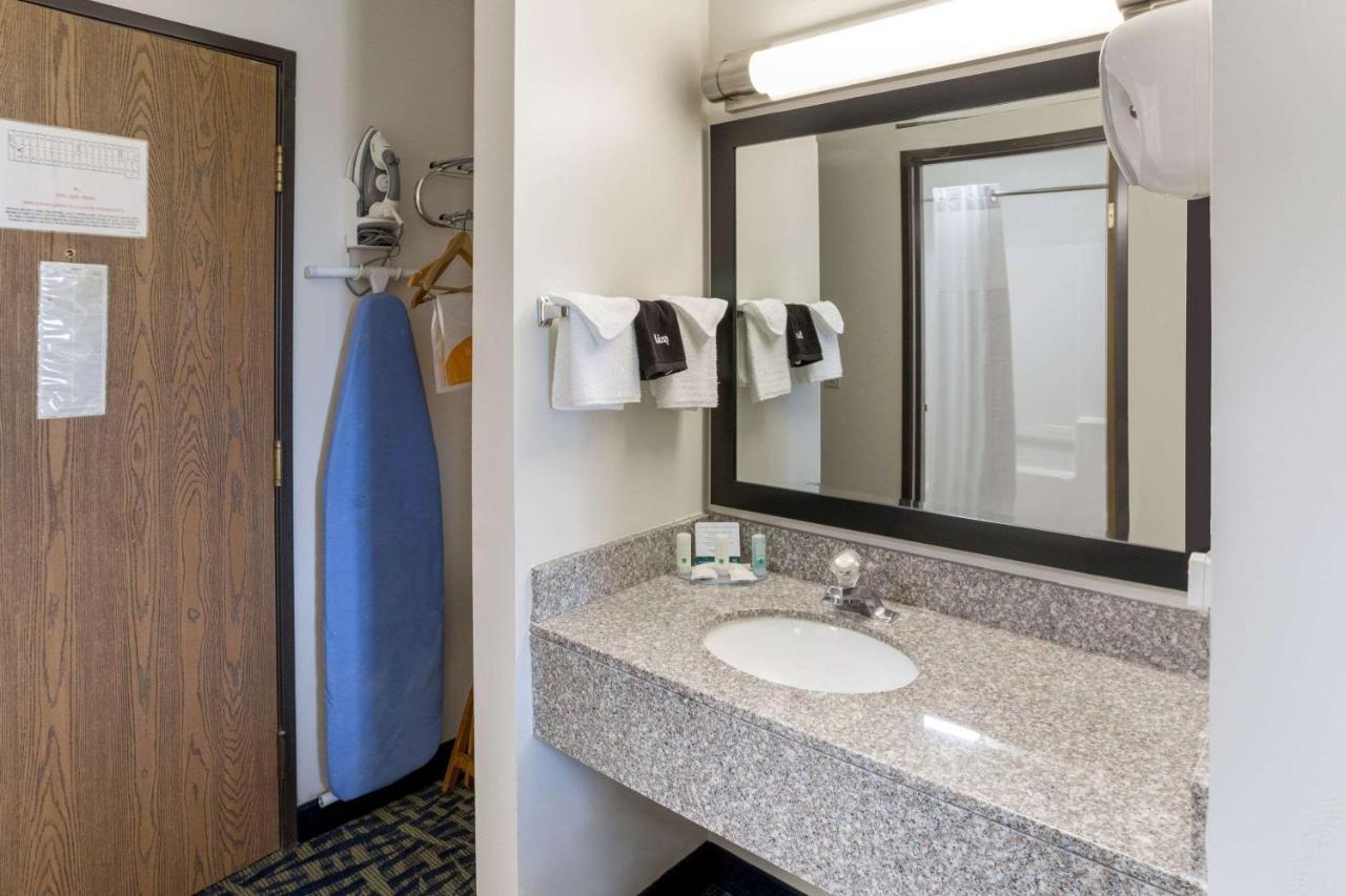 Quality Inn Rochelle Экстерьер фото