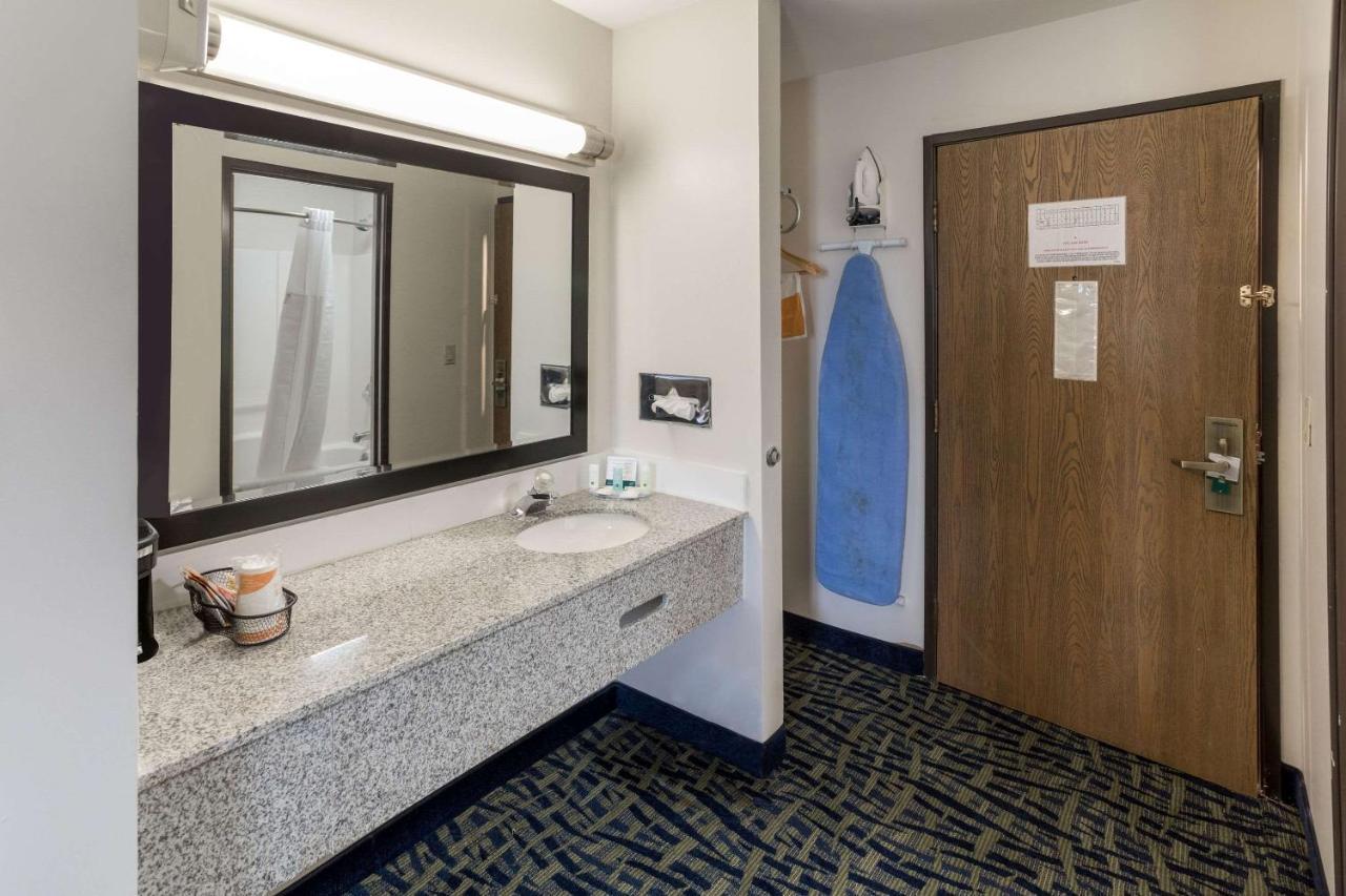Quality Inn Rochelle Экстерьер фото